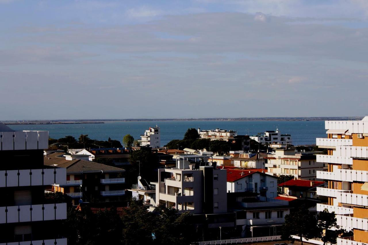 Rosato 3 Sea View Apartment Lignano Sabbiadoro Extérieur photo